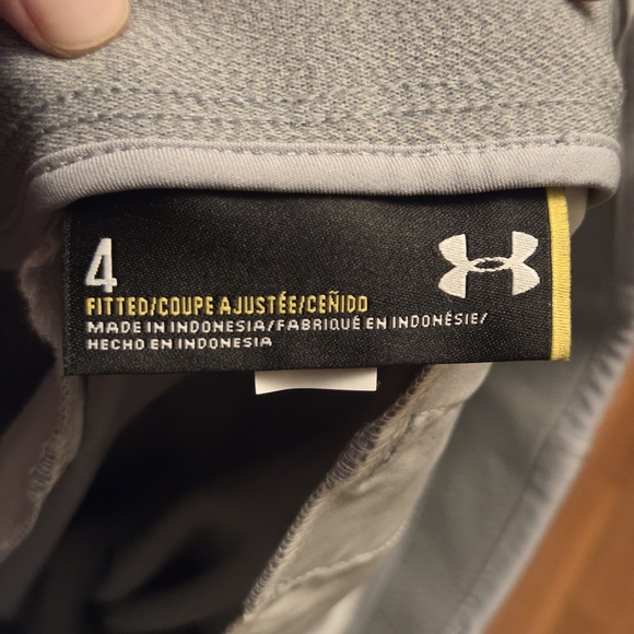 Under Armour Grey Golf Shorts Size 4 Fitted - Picture 4 of 7